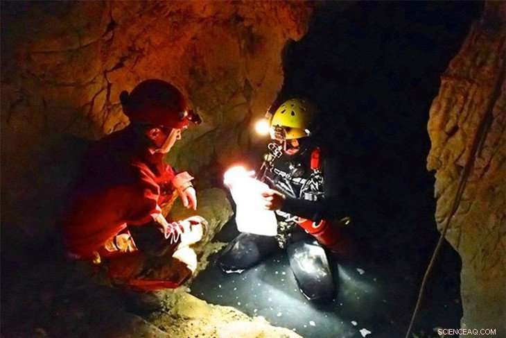 How a Deep Italian Cave Sheds Light on Detecting Life on Mars
