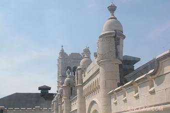 Why East Coast Earthquakes Are Felt Over Twice the Distance of West Coast Quakes