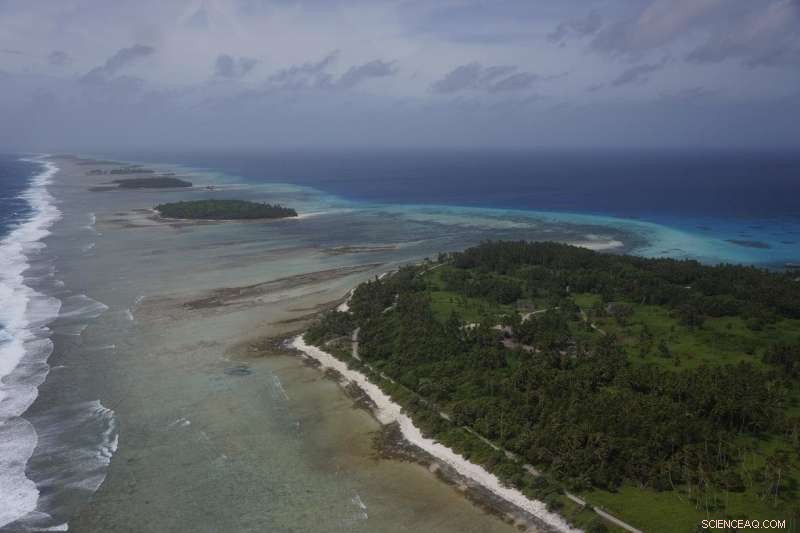 Low-Lying Atoll Islands May Become Uninhabitable by Mid‑21st Century