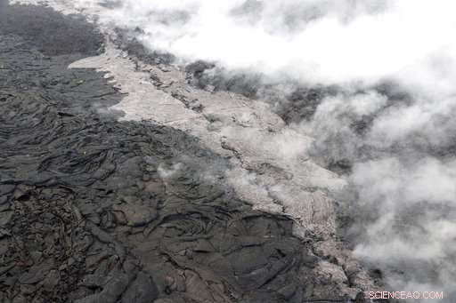 Multiple Earthquakes Shake Hawaii s Kilauea Volcano; Eruption Threat Looms