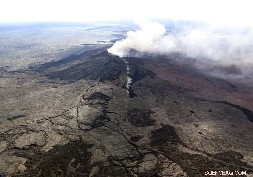 Kilauea Volcano Erupts, Evacuates 1,500 Residents