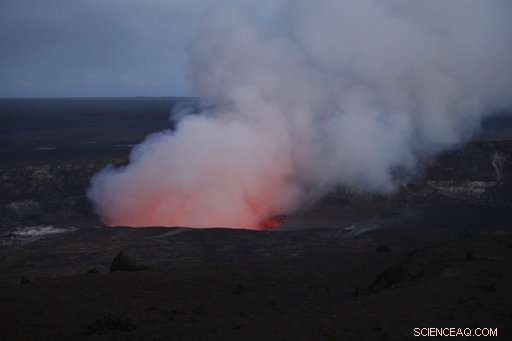 Scientists Warn of Rising Explosive Eruption Risk at Hawaii’s Kilauea Volcano
