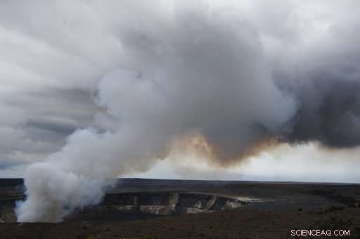 Scientists Warn of Rising Explosive Eruption Risk at Hawaii’s Kilauea Volcano