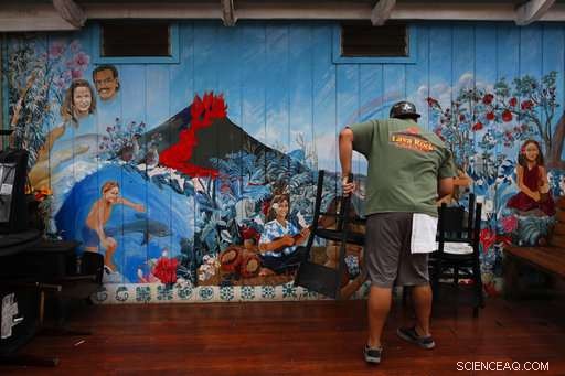 Hawaii Officials Urge Visitors to Maintain Travel Plans Amid Safety Concerns