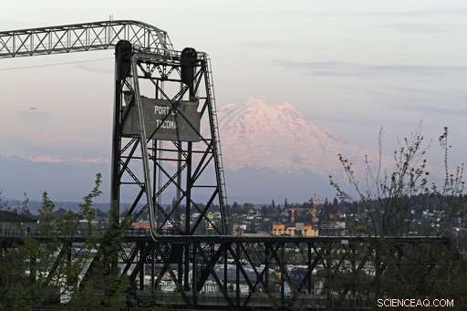 Kilauea Volcanic Activity Raises West Coast Eruption Alerts