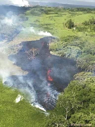 New Lava Fissure in Hawaii Triggers Additional Evacuations