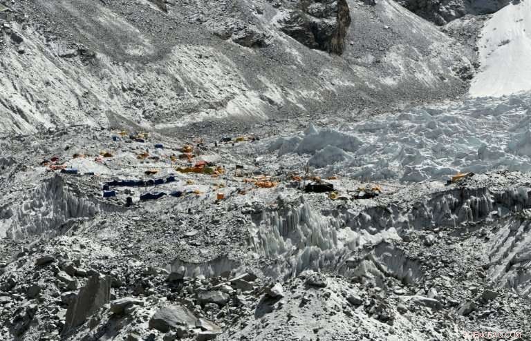 Everest Faces Critical Shortage of Experienced Sherpa Guides