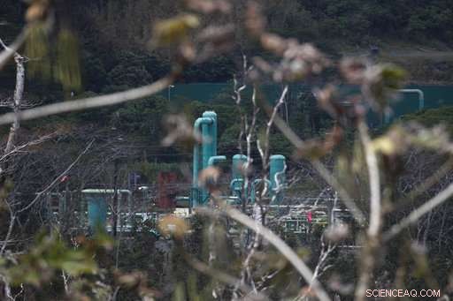 Energy Wells Plugged as Hawaiian Volcano Threatens Nearby Plant (Update)