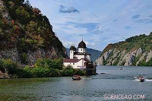 70 Years of Rising Danube Temperatures Reveal Accelerating Climate Change