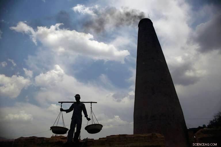 Earthquake Clears Smog from Nepal’s Brick Kilns, Improving Worker Health