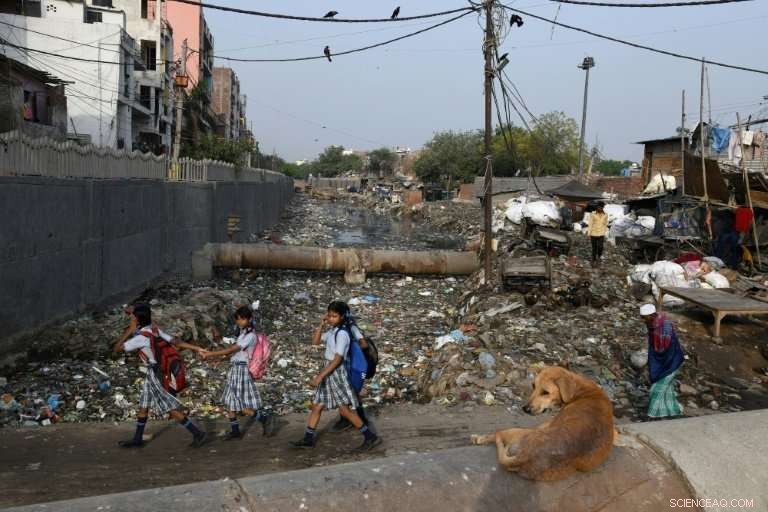 Taimur Nagar Slum Overwhelmed by Plastic Waste Amid India s Environmental Day Focus