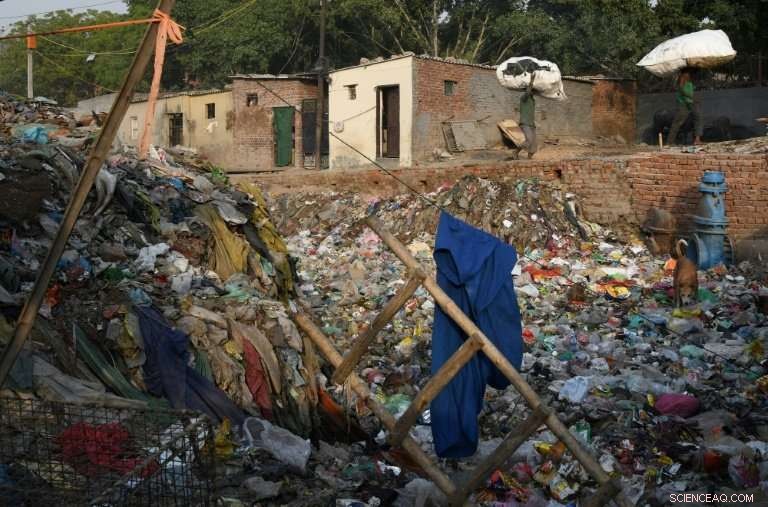 Taimur Nagar Slum Overwhelmed by Plastic Waste Amid India s Environmental Day Focus