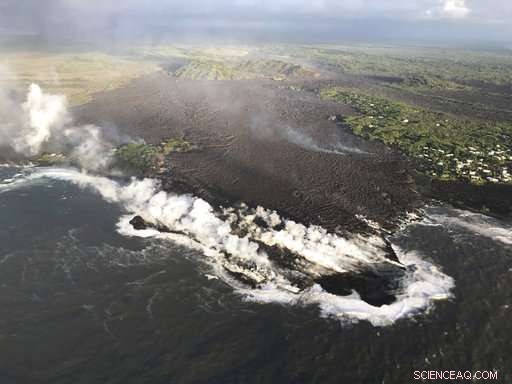 Hawaii Volcano Fires Hundreds of Homes Overnight in Dramatic Lava Surge