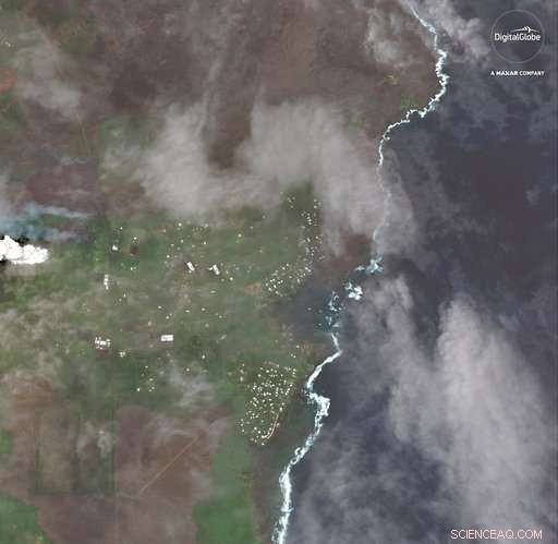 Hawaii Volcano Fires Hundreds of Homes Overnight in Dramatic Lava Surge