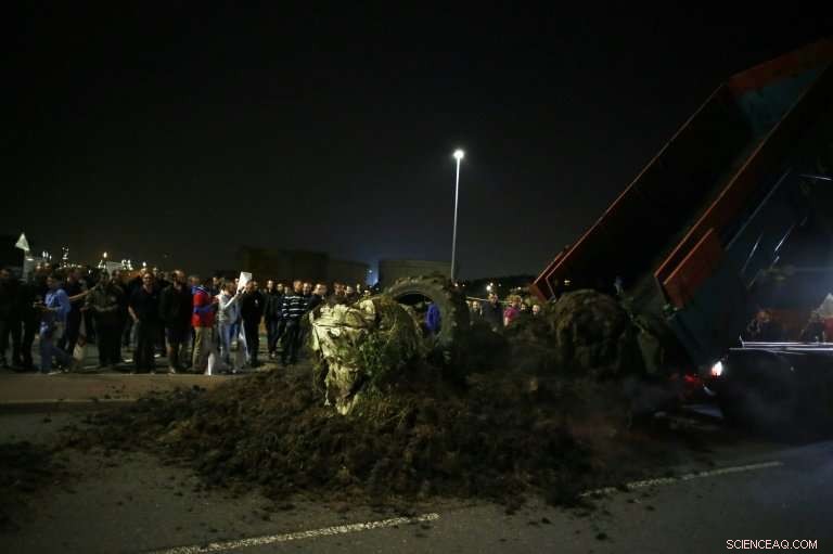 French Farmers Protest Palm Oil Biofuel Import, Block 13 Refineries