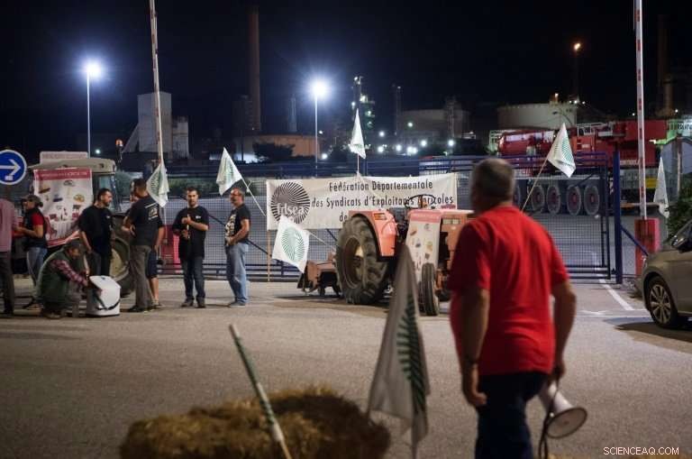 French Farmers Protest Palm Oil Biofuel Import, Block 13 Refineries