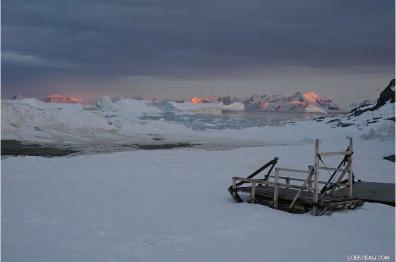 Antarctic Experts Outline Two Divergent Futures for the Continent