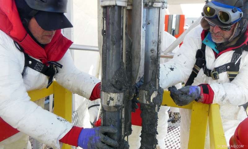 New Study Reveals Unexpected Twist in West Antarctic Ice Sheet History