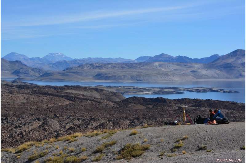 Ring Formation Around Volcanic Bath Tub Signals Subsurface Magma Movement