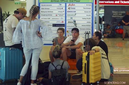 Bali Airport Reopens After Mount Agung Ash Threat, Thousands Stranded