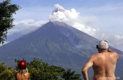Bali Volcano Eruption Sends Lava and Ash, Airports Stay Safe