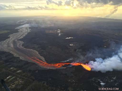 Hawaii Businesses Explore Lava Viewing Site to Revitalize Tourism