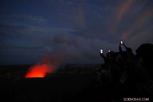 Hawaii Businesses Explore Lava Viewing Site to Revitalize Tourism