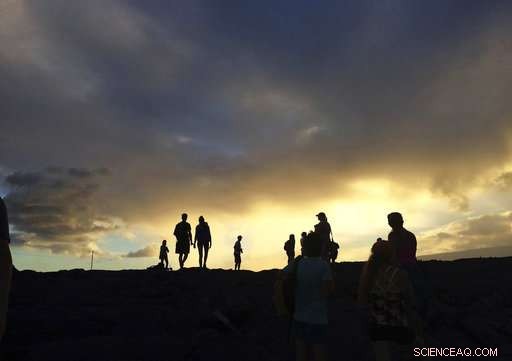 Hawaii Businesses Explore Lava Viewing Site to Revitalize Tourism