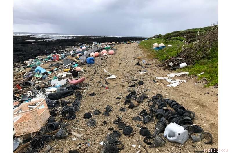 Microplastic Degradation Identified as Significant Greenhouse Gas Source