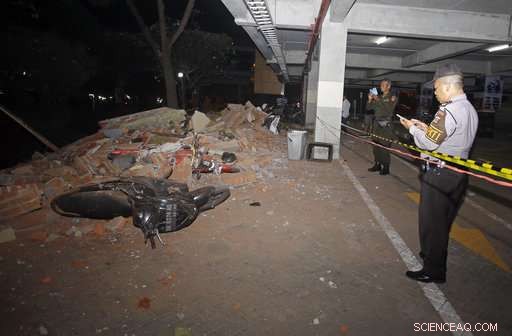 Deadly 7.8-Magnitude Earthquake Strikes Lombok, Indonesia, 39 Lives Lost