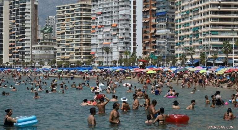 Europe Faces Near‑Record Heatwave, Residents Seek Relief