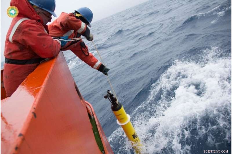 Autonomous Underwater Vehicles Reveal Unexpected CO₂ Release from Antarctic Winter Seas
