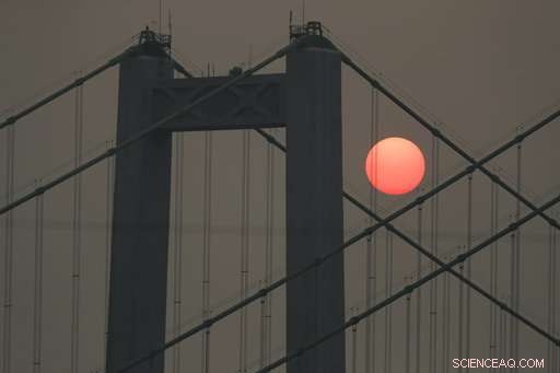 US West Grapples with Dense Smoke, Visibility Declines, Air Quality Alerts