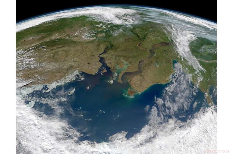 Arctic Rivers Reveal Unexpected Carbon Chemistry Shifts Amid Warming