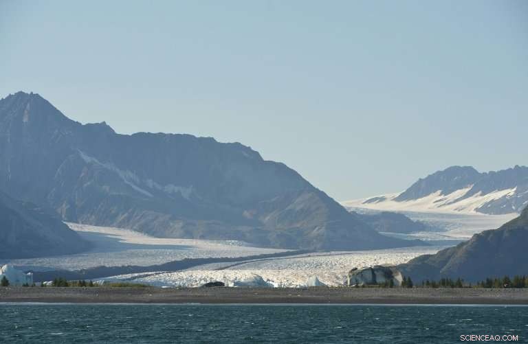 Study Reveals Global Warming Amplifies Landslide‑Triggered Tsunami Threats
