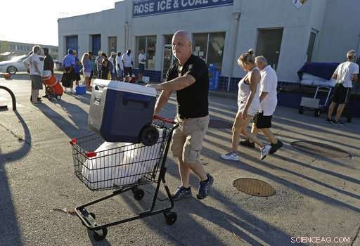 Hurricane Florence Death Toll Rises to 37 as President Trump Visits Affected Communities