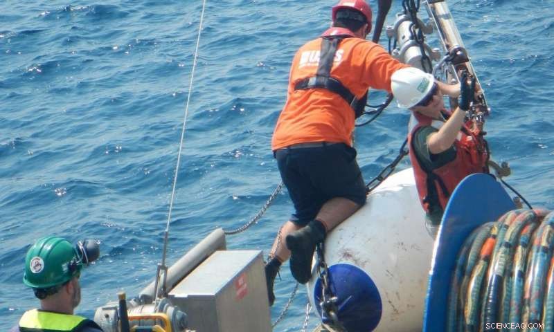 Seismic Research Cruise Yields Fresh Insights into U.S. Atlantic Margin Gas Hydrates