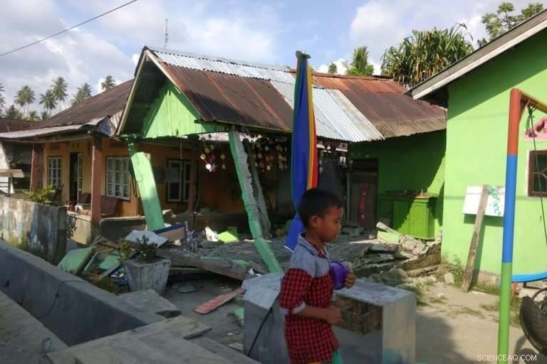 7.5-Magnitude Earthquake Strikes Indonesia, Numerous Buildings Collapse