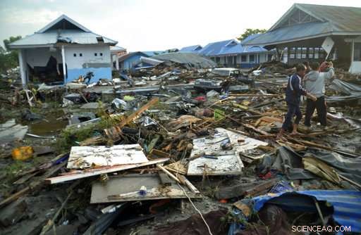 Indonesia Tsunami: Death Toll Nears 400, Likely to Rise