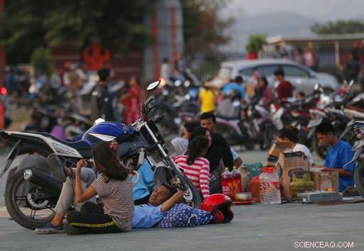 Indonesia Tsunami: Death Toll Nears 400, Likely to Rise