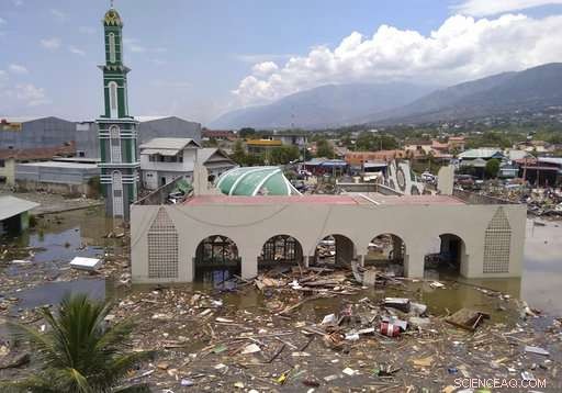 Indonesia Tsunami: Death Toll Nears 400, Likely to Rise