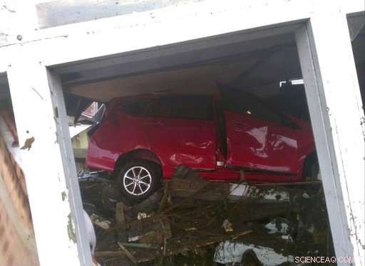 Indonesian Earthquake & Tsunami Devastate Coasts: Mass Casualties and Destruction