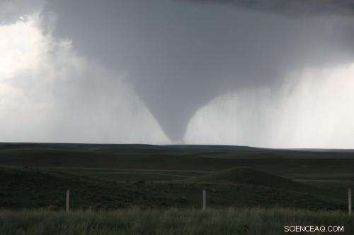 Penn State Breakthrough: Advanced Weather Model Extends Tornado Warning Lead Time