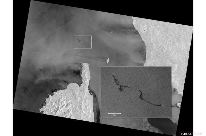 Mediterranean Oil Spill Captured by Copernicus Sentinel‑1