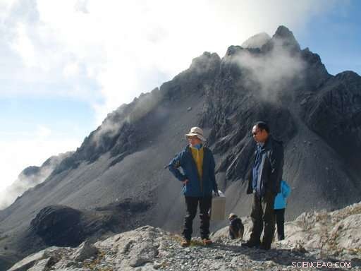 Rapidly Melting Glacier in China Attracts Tourists Amid Growing Climate Concerns