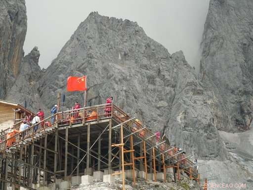 Rapidly Melting Glacier in China Attracts Tourists Amid Growing Climate Concerns