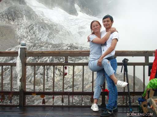 Rapidly Melting Glacier in China Attracts Tourists Amid Growing Climate Concerns