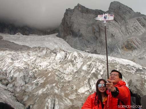 Rapidly Melting Glacier in China Attracts Tourists Amid Growing Climate Concerns