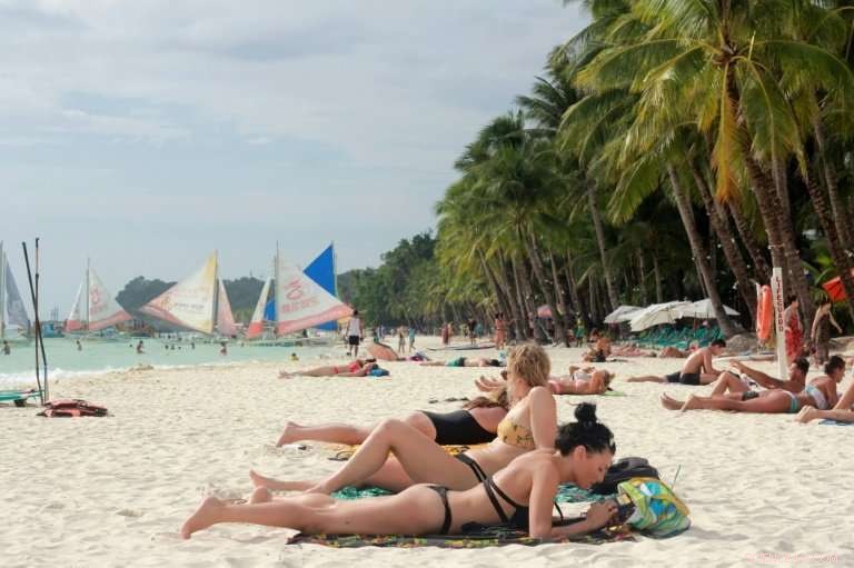 Boracay Island Reopens After Comprehensive Clean‑Up