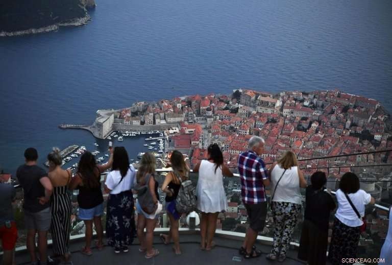 Boracay’s Future: Balancing Tourism Growth and Environmental Protection